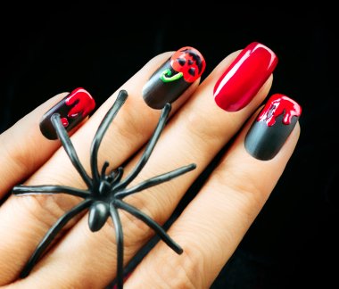 12 Spooky Press On Nails Of 2022