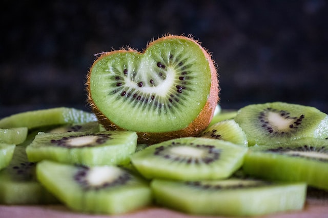 Kiwi for glowing skin 