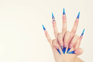 stilletto nails