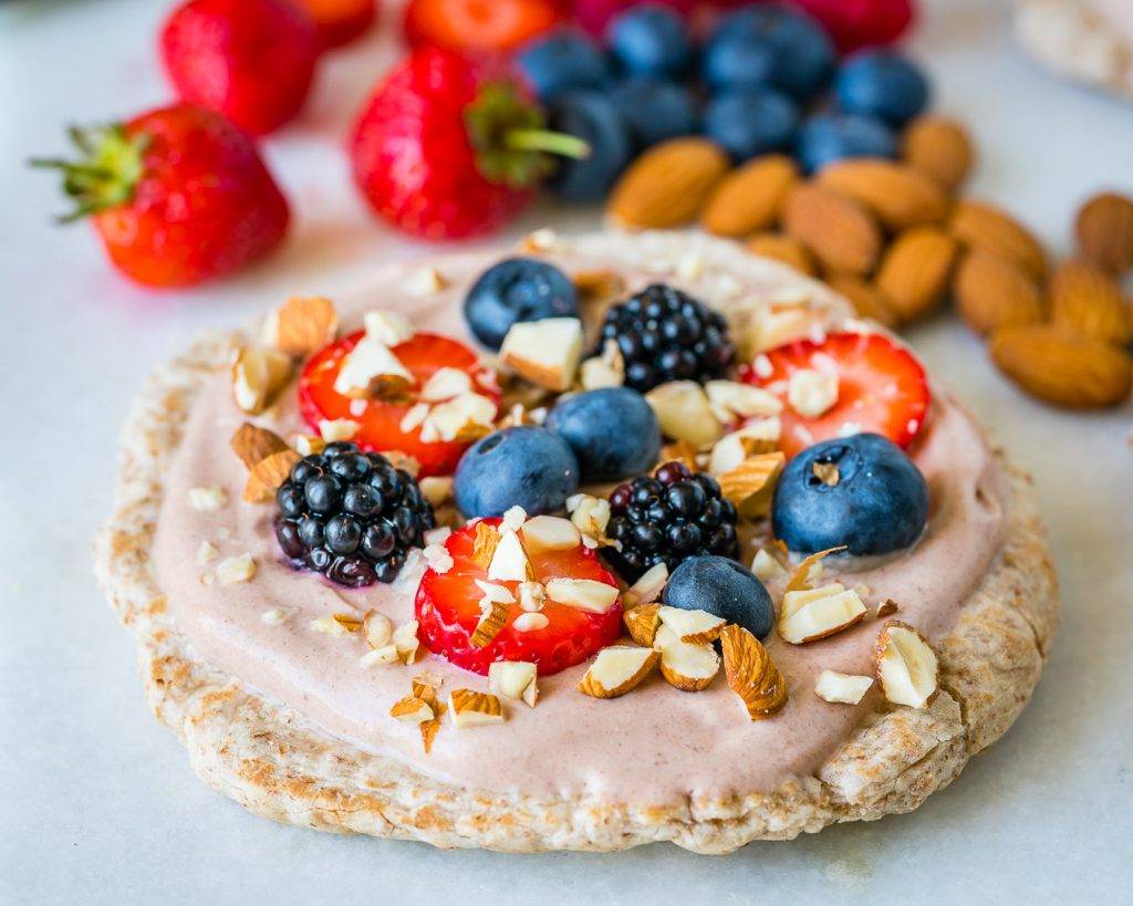Mini Superfood Breakfast Pizzas
