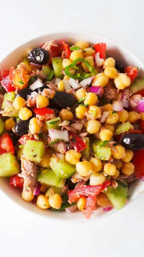tuna chickpea salad 20120104 012905