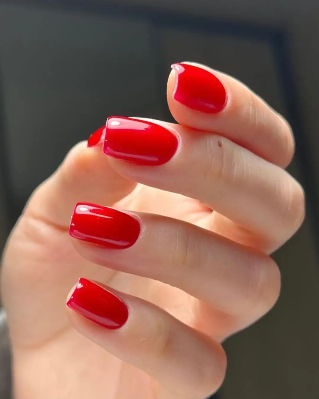 Red summer nails
