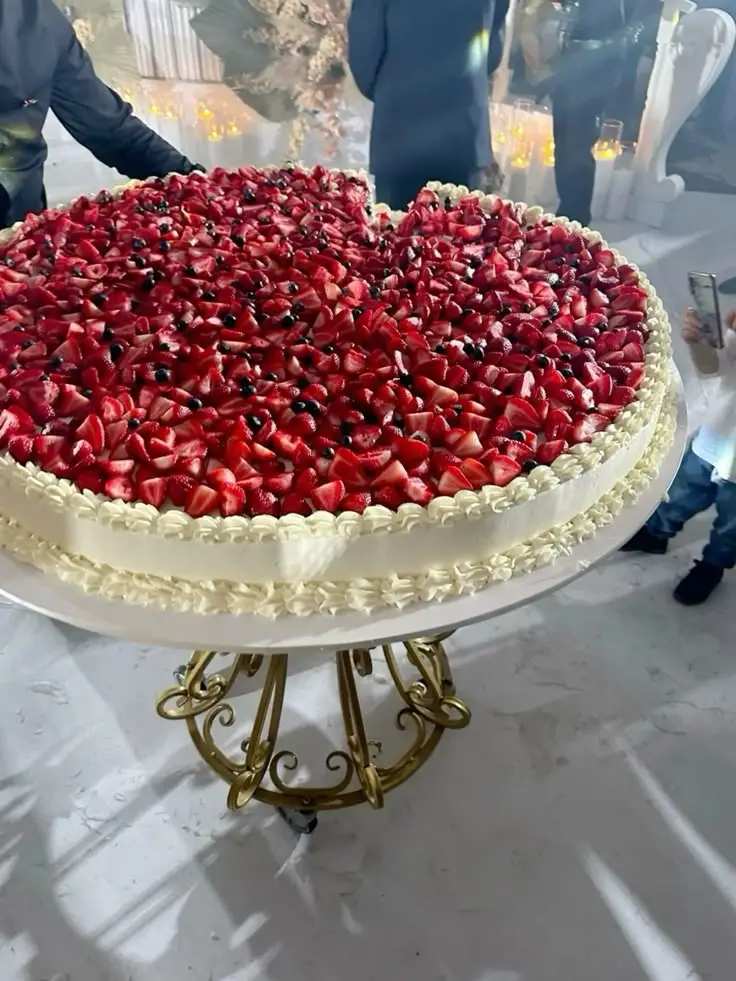 Stunning Italian wedding cake