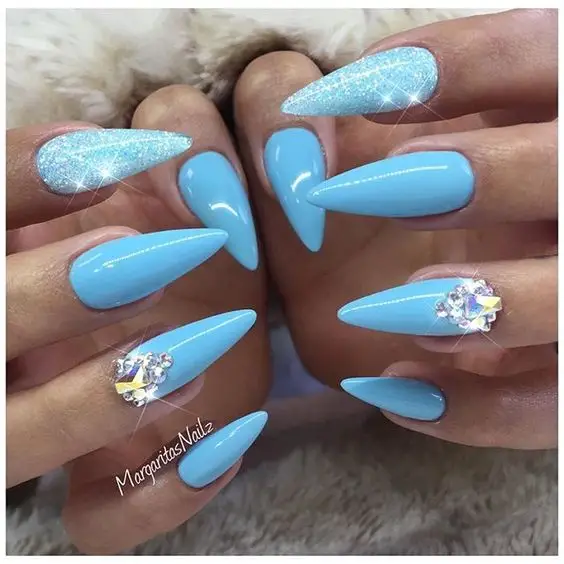 blue summer nails 19