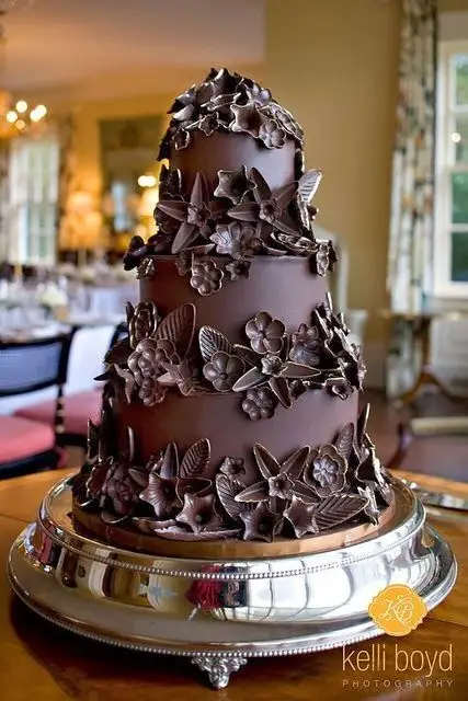 chocolate wedding cake 33