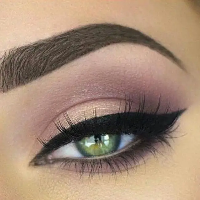 Gorgeous wedding makeup looks for green eyes