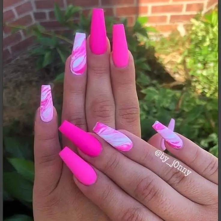 Stunning summer pink nails design