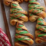 christmas tree cinnamon rolls
